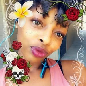 Meet your Posher, Denise